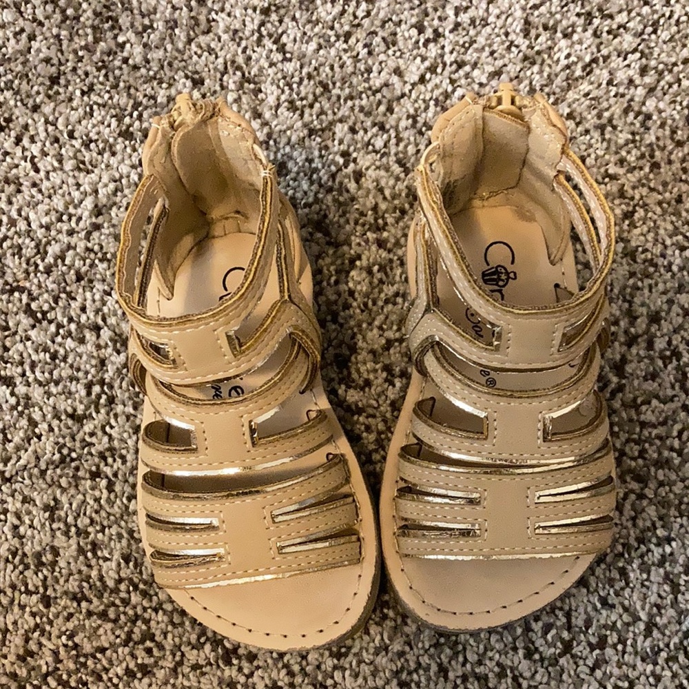 Toddler shoes
